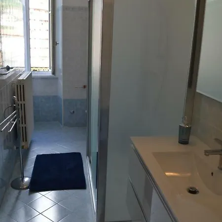 בית נופש Betty's House 3 Central *